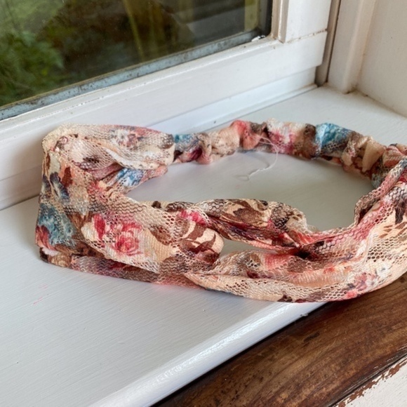 Anthropologie Mesh Twist  Floral Headband - Picture 8 of 10